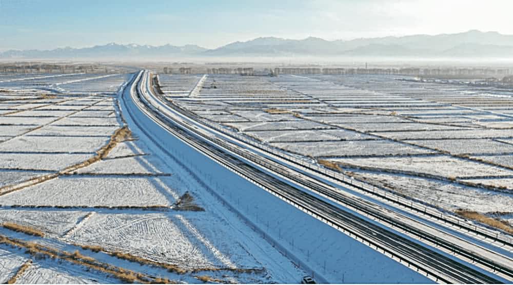 河西走廊張扁高速公路