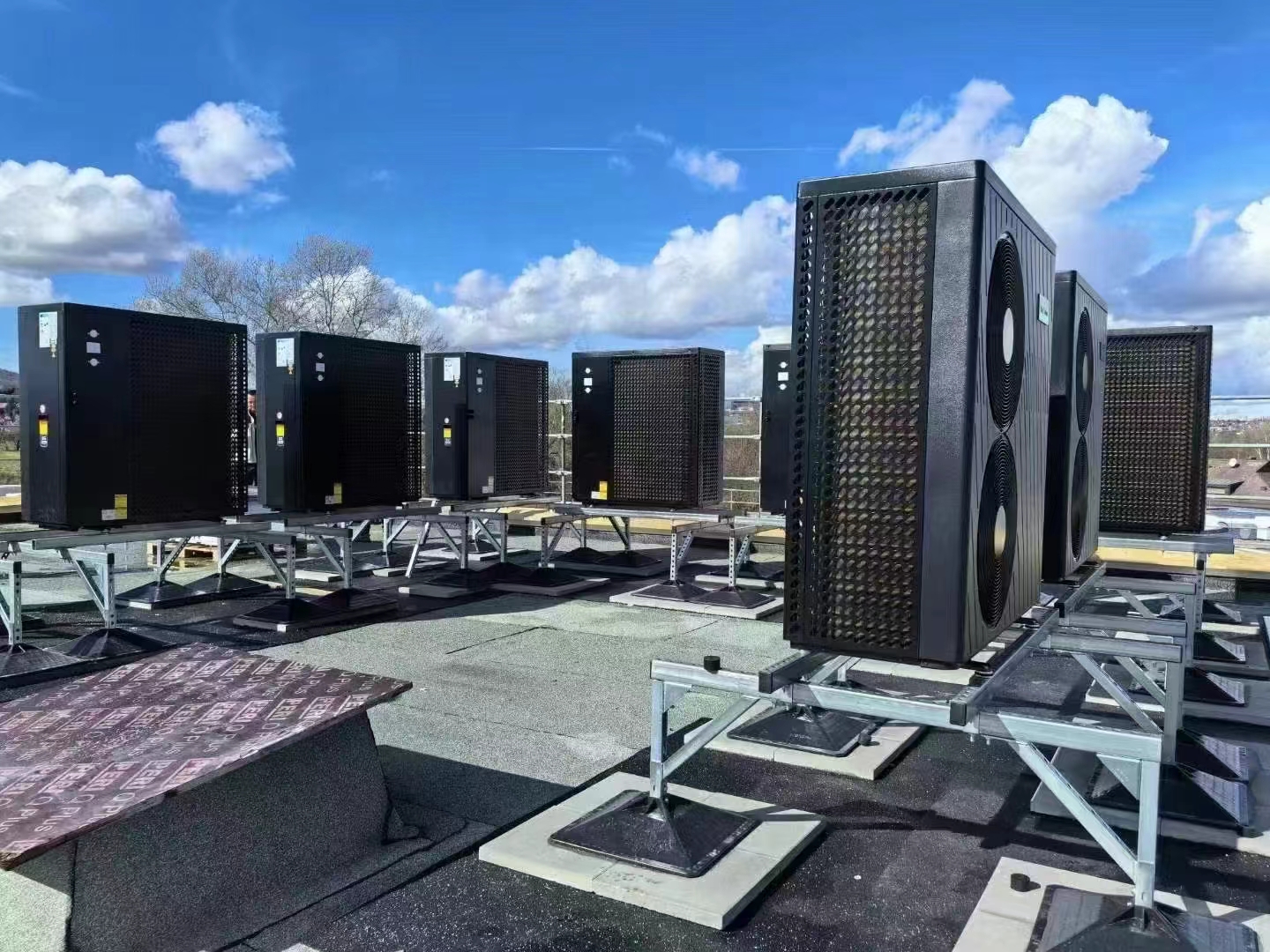 超低溫空氣源熱泵熱水機組如何開冷風 