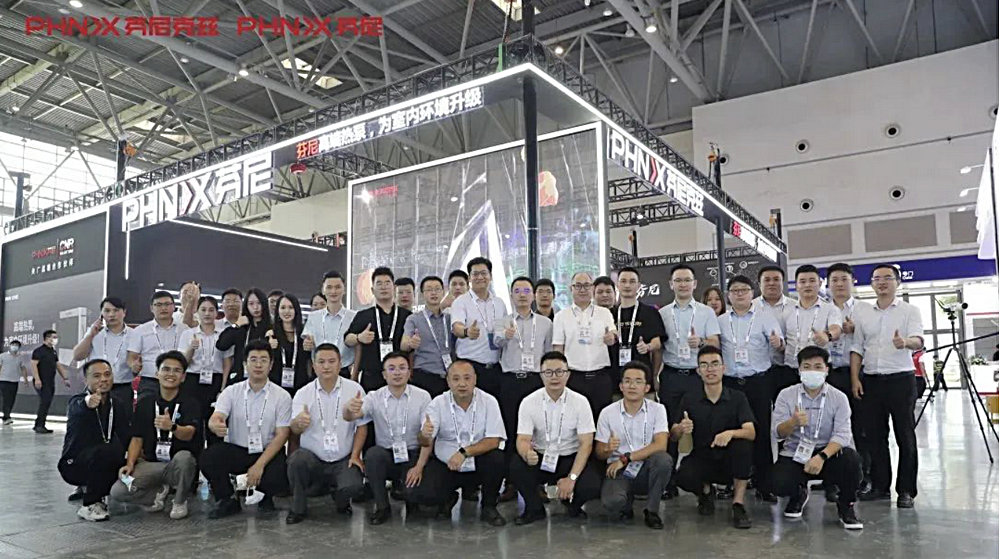 芬尼克茲2022年制冷展合影