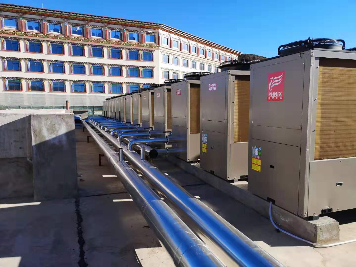 酒店采暖采用哪種設備好？強烈推薦芬尼空氣源熱泵 