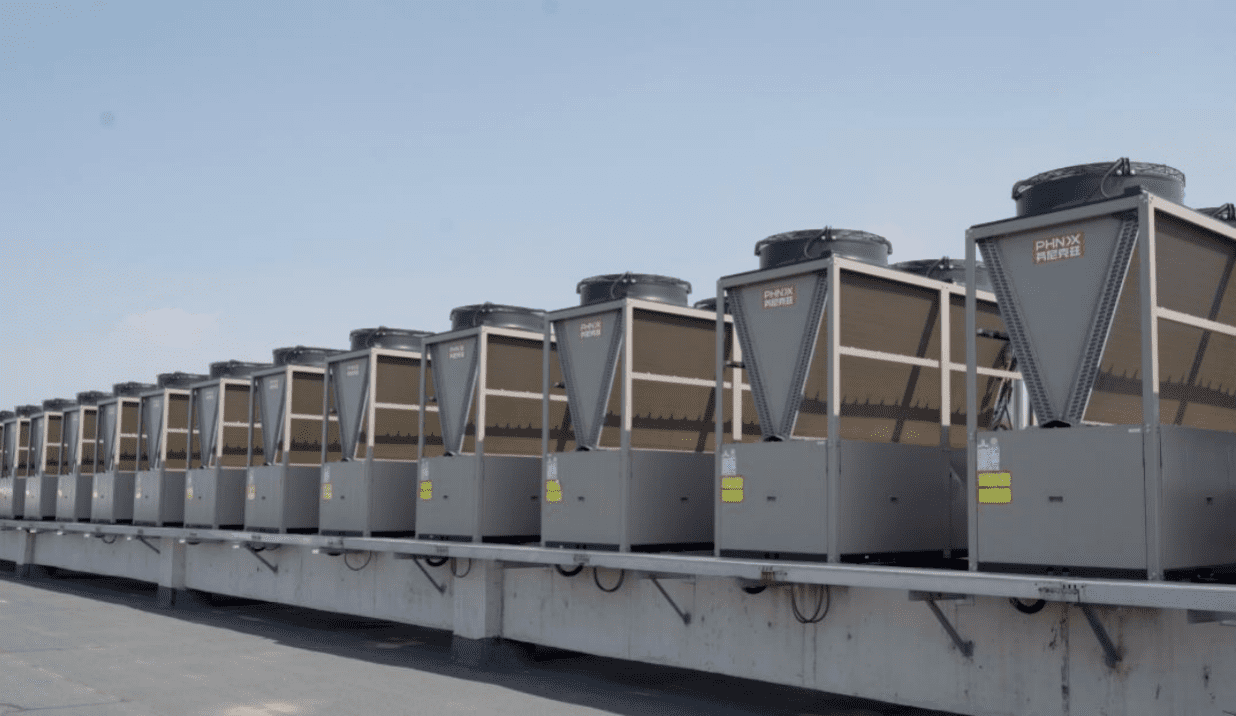 空氣源熱泵在加熱進程中會排出大量的冷凝水 