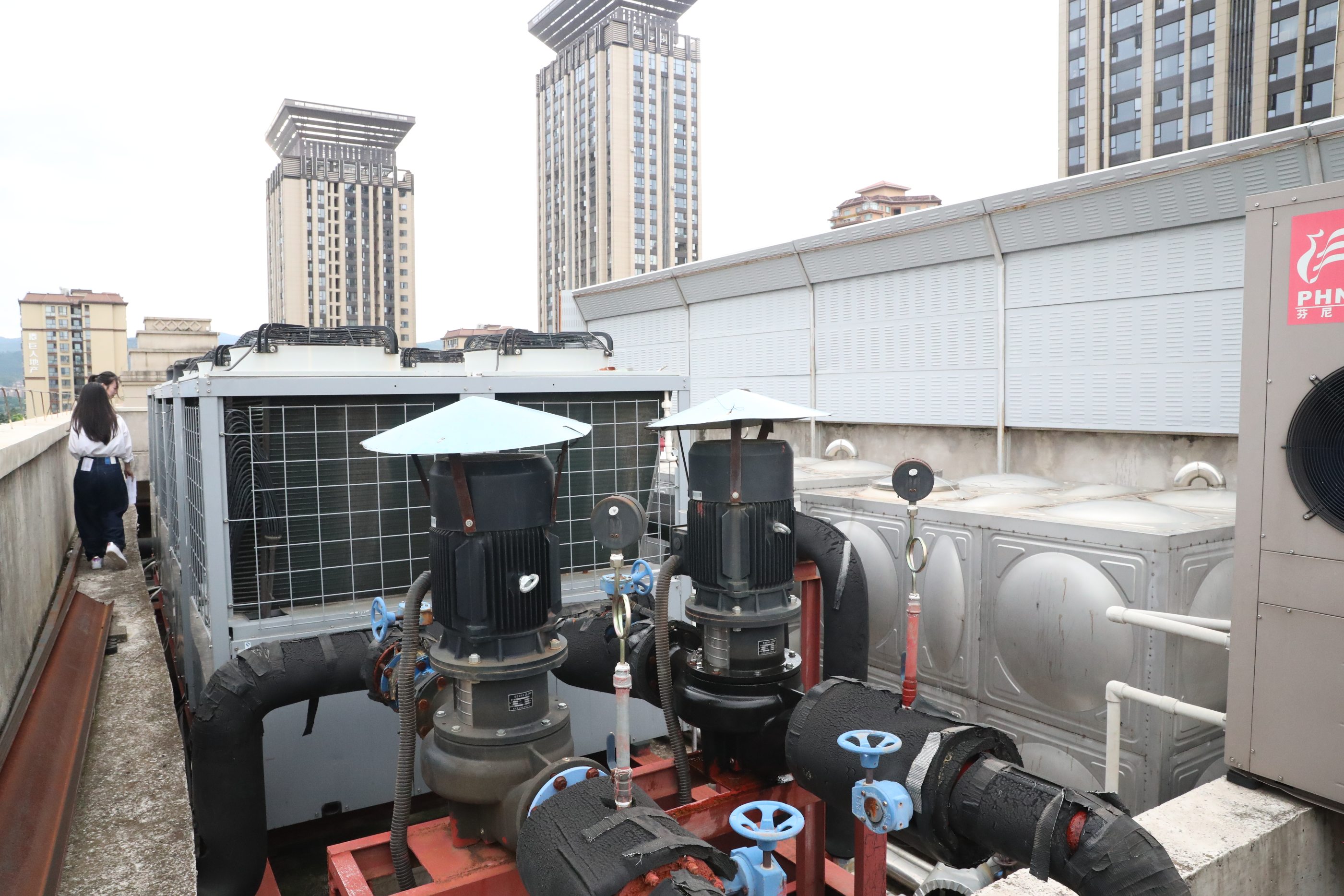 民宿洗浴需要熱水用什么設備好